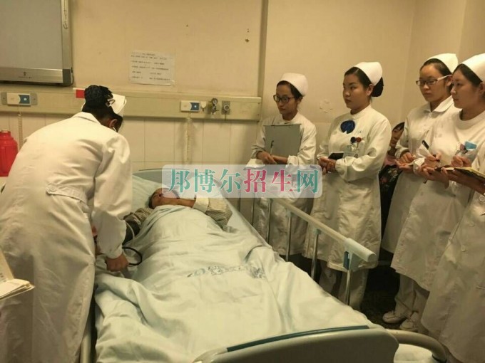 初中畢業(yè)助產(chǎn)護(hù)理專(zhuān)業(yè)