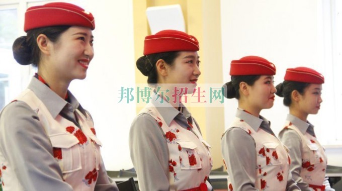 成都航空服務(wù)比較好的大專學校