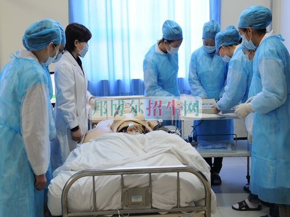 成都高等臨床醫(yī)學大專學校
