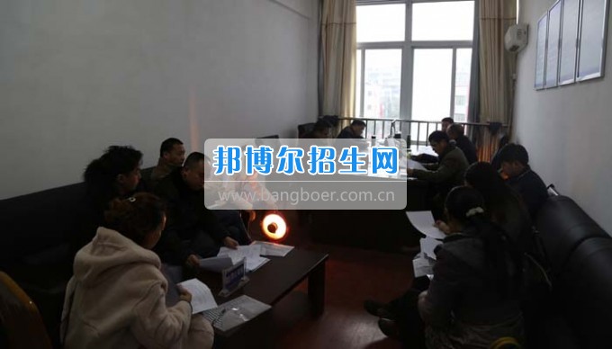 四川省古藺縣職業(yè)高級中學校集智匯力，全力推進依法治校
