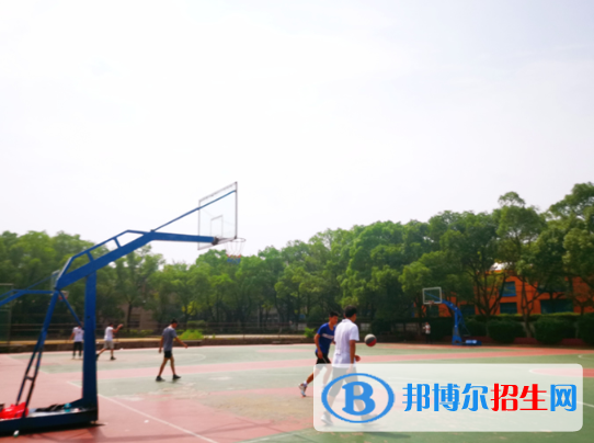 南昌理工技工學(xué)校2020年招生辦聯(lián)系電話