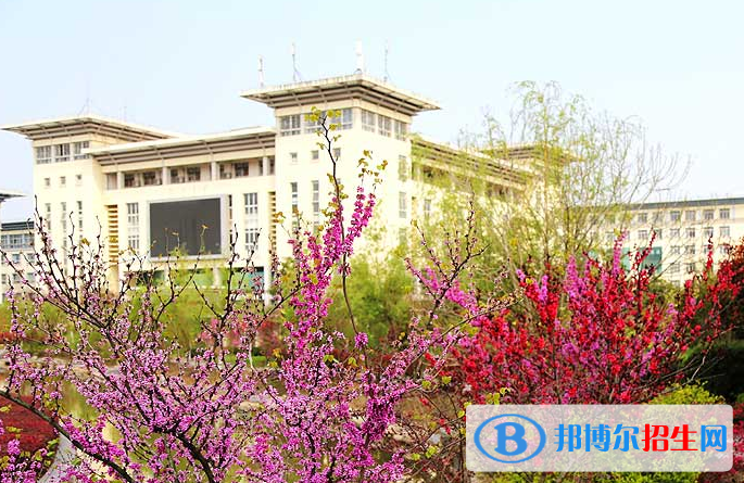湖北中醫(yī)藥高等?？茖W(xué)校1