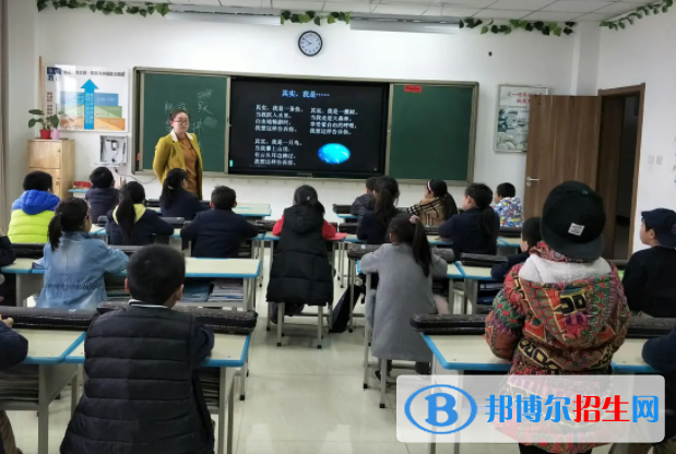 山西運城國際學校初中部2020年學費、收費多少