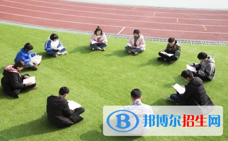 四川省閬中師范學(xué)校2022年學(xué)費(fèi)、收費(fèi)多少