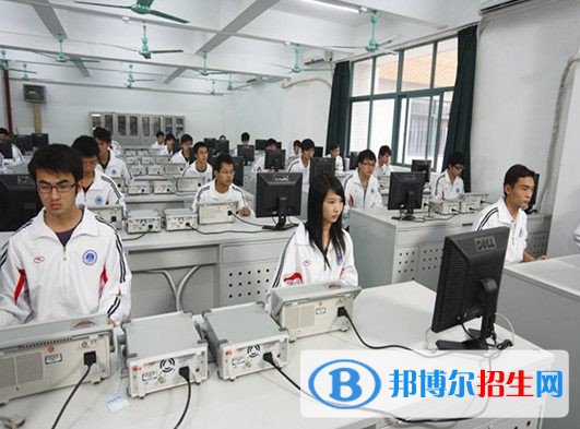 資中縣雙龍職中學2022年有哪些專業(yè)