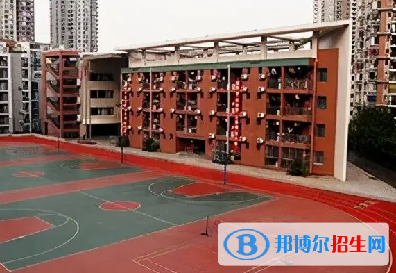 重慶史迪威外語學(xué)校高中部2023年學(xué)費(fèi)標(biāo)準(zhǔn)