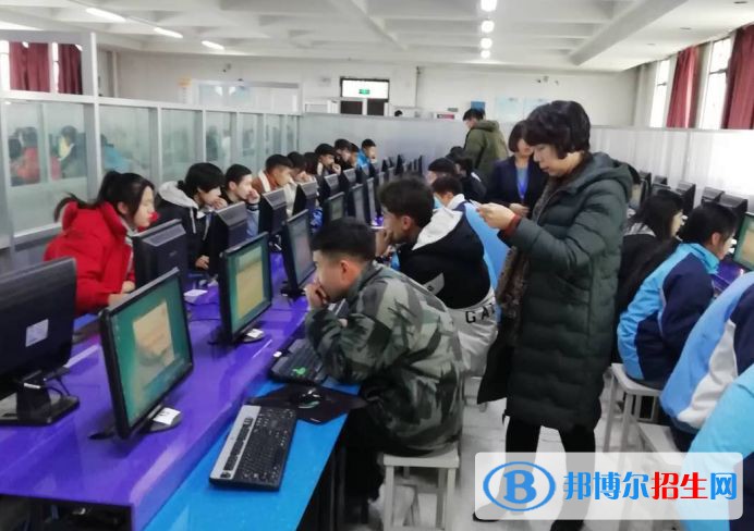 蘭州2023年初中生能學(xué)計算機嗎