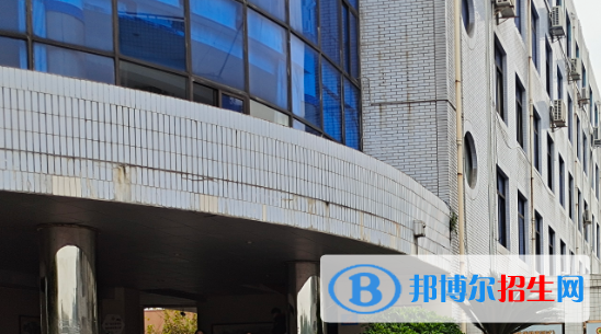 樂山實驗中學(xué)2023年招生辦聯(lián)系電話 