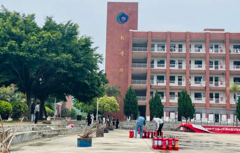 福州市華幟技工學(xué)校網(wǎng)站網(wǎng)址主頁(yè)