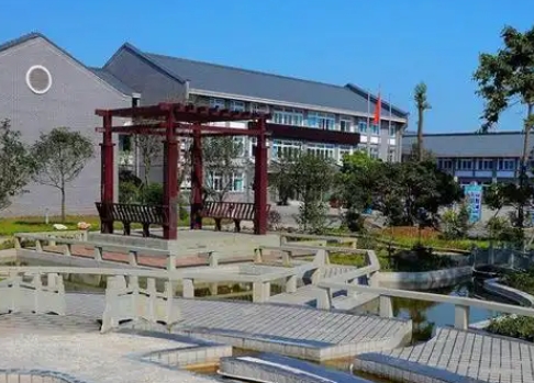 2025四川省大邑縣安仁中學多少錢(學費明細)