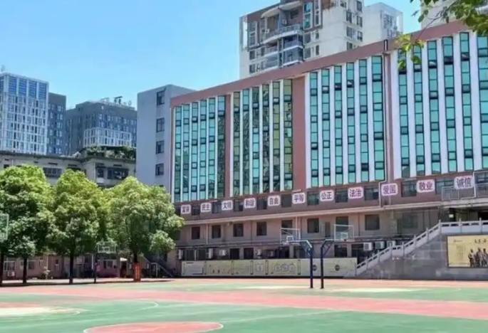 四川省都江堰市第四中學(xué)怎么樣、好不好
